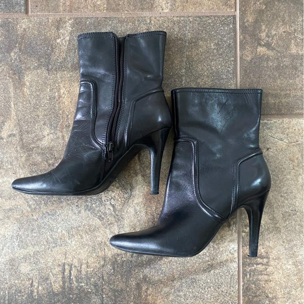 Nine West black booties